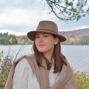 Meet your Posher, Béatrice